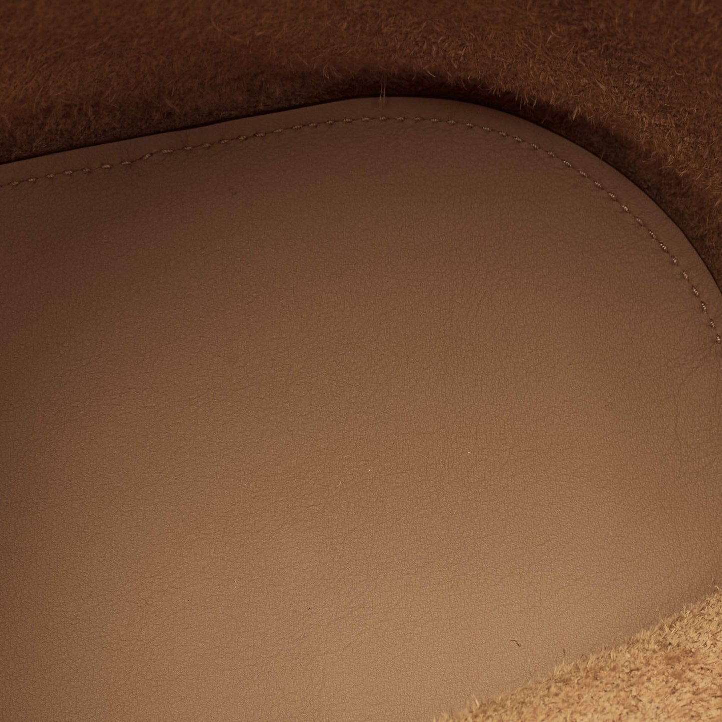 Hermès In The Loop 18 Çanta – Biscuit Taurillon Clemence & Swift Deri - PRE LOVED