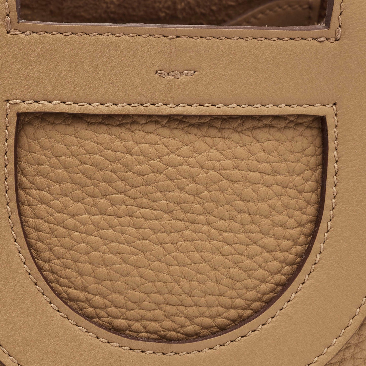 Hermès In The Loop 18 Çanta – Biscuit Taurillon Clemence & Swift Deri - PRE LOVED