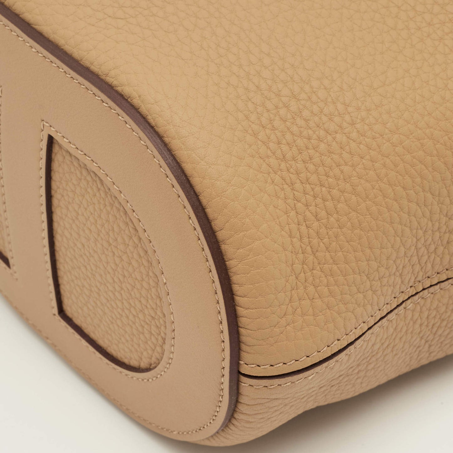 Hermès In The Loop 18 Çanta – Biscuit Taurillon Clemence & Swift Deri - PRE LOVED