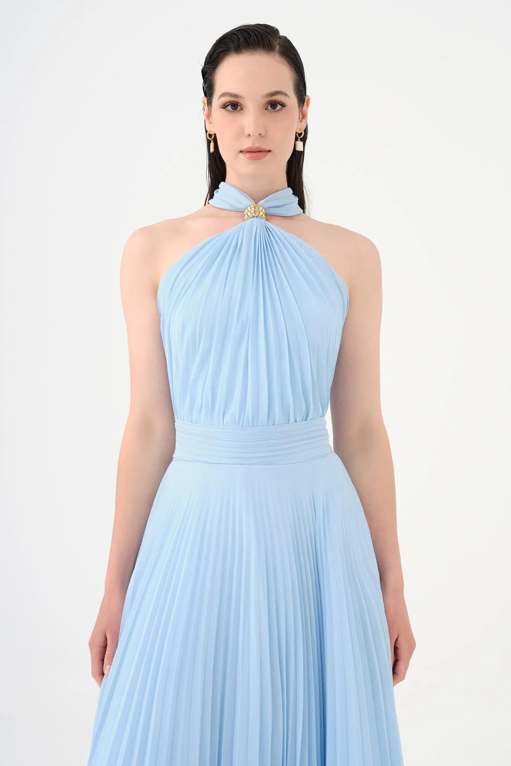 Brooch-Detail Halter Neck Pleated Long Evening Dress